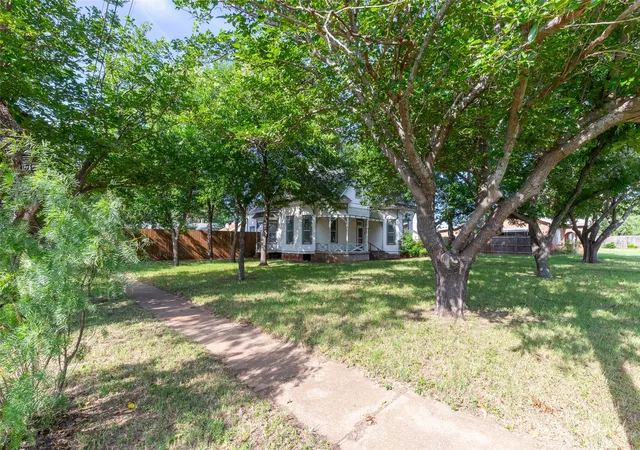 Homes for sale in Baird, TX | 601 W 3Rd St, Baird, TX 79504 | MLS# 21301217