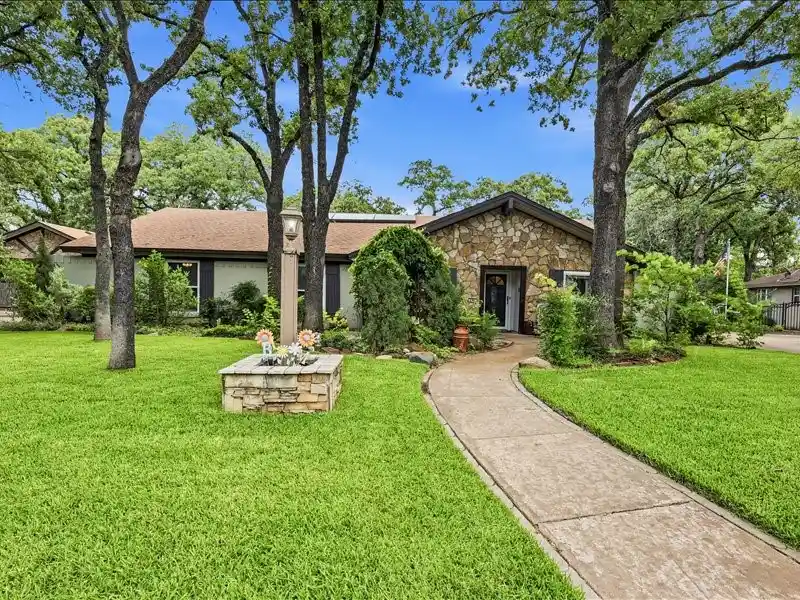 Photo 1 of Sale Pending at 200 Timberlane Ter, Euless, TX 76039 | MLS# 21299740 | Listing updated on 2026-10-21