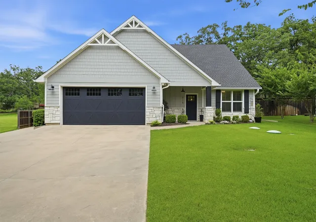 Homes for sale in Lake Kiowa, TX | 215 Pueblo Dr, Lake Kiowa, TX 76240 | MLS# 21301703