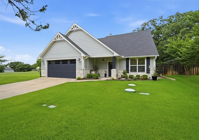 Homes for sale in Lake Kiowa, TX | 215 Pueblo Dr, Lake Kiowa, TX 76240 | MLS# 21301703