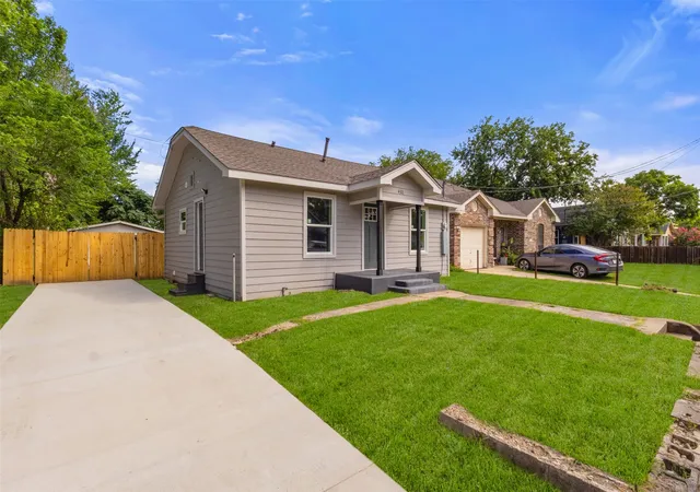 Photo 4 of Single family home for sale at 4318 Jamaica St, Dallas, TX 75210 | MLS# 21278478 | Listing updated on 2026-08-22