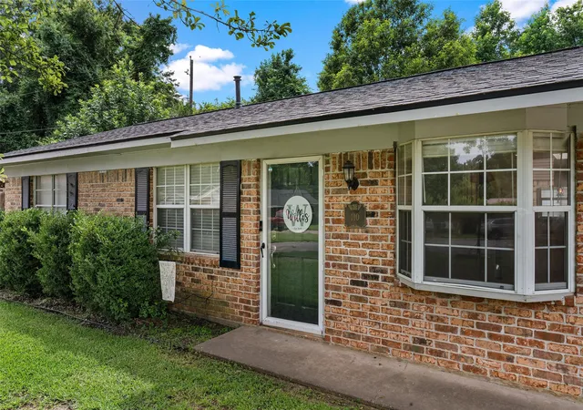 Homes for sale in Haughton, LA | 110 Wisteria Cir, Haughton, LA 71037 | MLS# 21301731