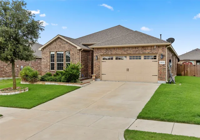 Photo 2 of Single family home for sale at 2615 Sunburst Dr, Glenn Heights, TX 75154 | MLS# 21301755 | Listing updated on 2026-08-10