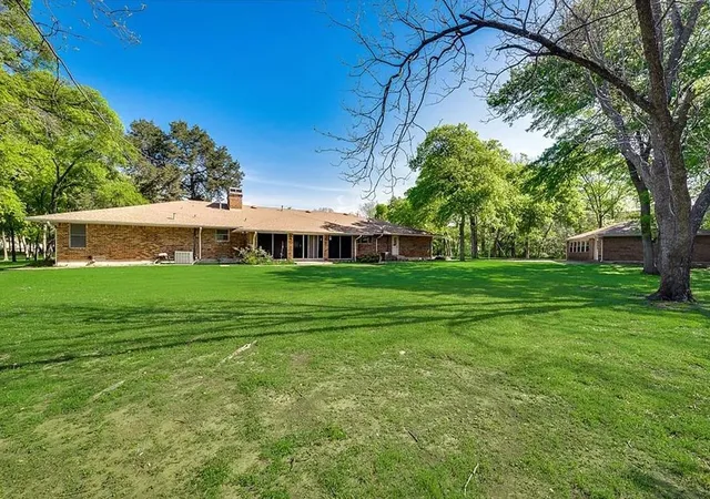 Photo 2 of Single family home for sale at 722 E Wheatland, Duncanville, TX 75116 | MLS# 21299975 | Listing updated on 2026-08-18