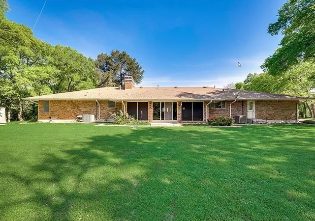 Photo 3 of Single family home for sale at 722 E Wheatland, Duncanville, TX 75116 | MLS# 21299975 | Listing updated on 2026-08-18