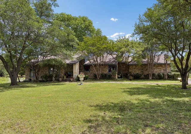 Homes for sale in Fate, TX | 17 Hillside Dr, Fate, TX 75087 | MLS# 21297829