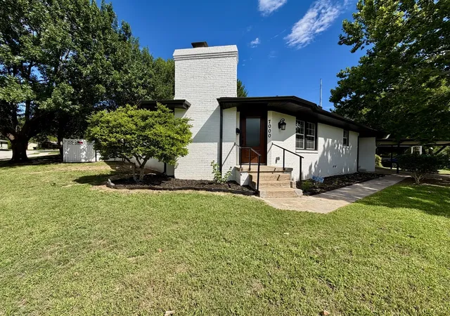 Photo 1 of Single family home for sale at 7000 Park Pl Dr, Richland Hills, TX 76118 | MLS# 21301518 | Listing updated on 2026-08-22