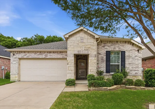 Photo 1 of Single family home for sale at 1805 Megan Creek Dr, Little Elm, TX 75068 | MLS# 21301936 | Listing updated on 2026-09-01