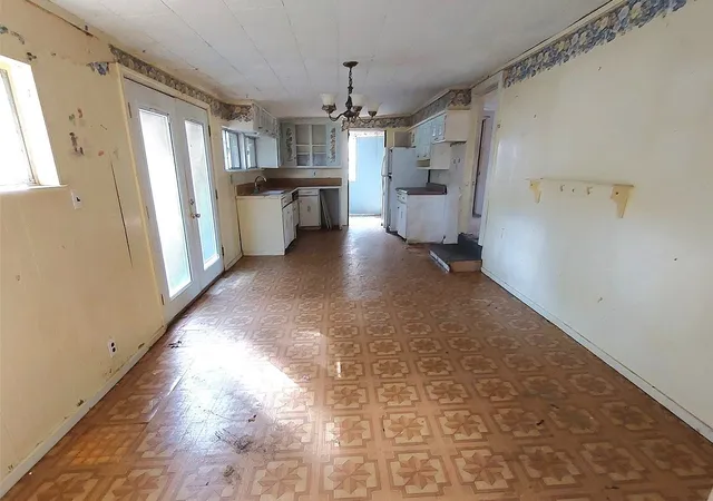 Photo 3 of Single family home for sale at 1805 Cherokee Tr, Tool, TX 75143 | MLS# 21300904 | Listing updated on 2026-09-29