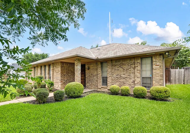 Photo 3 of Single family home for sale at 8709 Forest Green Dr, Dallas, TX 75243 | MLS# 21301879 | Listing updated on 2026-08-21