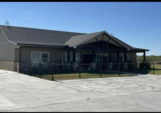 Photo 3 of House for sale at 6037 Bluebird Ln, Kaufman, TX 75142 | MLS# 21301612 | Listing updated on 2026-08-22