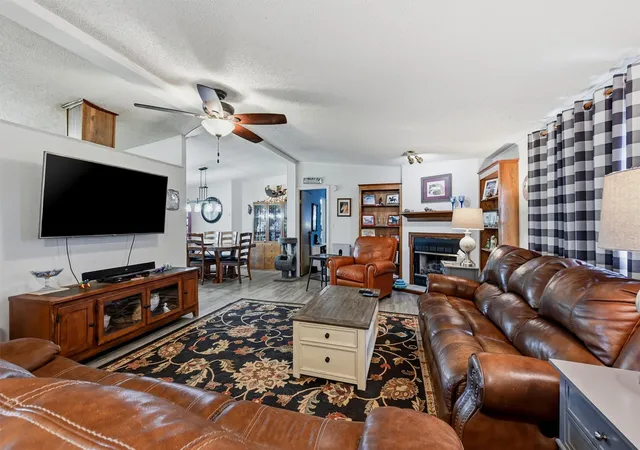 Photo 4 of Single family home for sale at 872 County Road 4244, Bonham, TX 75418 | MLS# 21296773 | Listing updated on 2026-08-22