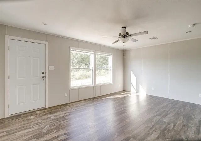Photo 3 of Manufactured home for sale at 4417 County Road 423, Grandview, TX 76050 | MLS# 21287917 | Listing updated on 2026-08-28