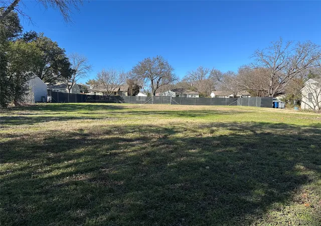 Photo 1 of Land for sale at 9538 Peninsula Dr, Dallas, TX 75218 | MLS# 21301996 | Listing updated on 2026-08-22