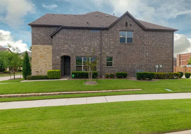 Photo 2 of Townhouse for sale at 3000 Gaylord Dr, Mc Kinney, TX 75070 | MLS# 21273466 | Listing updated on 2026-07-19