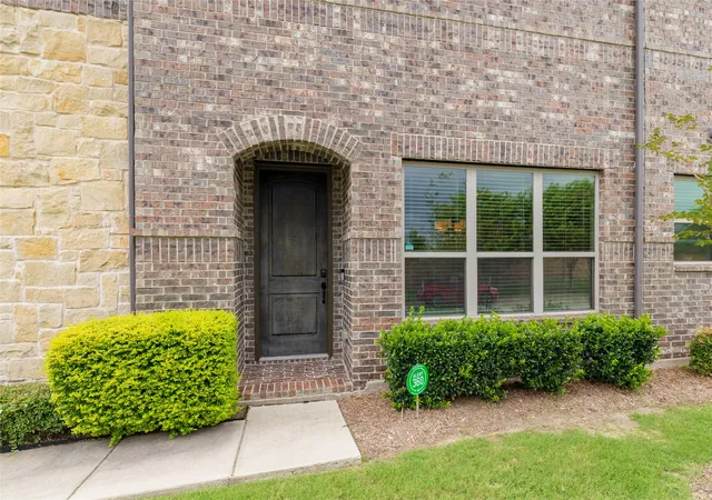 Photo 3 of Townhouse for sale at 3000 Gaylord Dr, Mc Kinney, TX 75070 | MLS# 21273466 | Listing updated on 2026-07-19