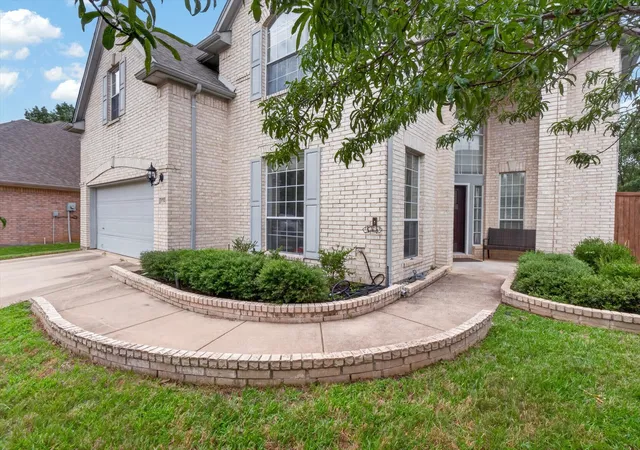 Photo 3 of Single family home for sale at 1712 Tealwood Ln, Corinth, TX 76210 | MLS# 21280288 | Listing updated on 2026-09-21