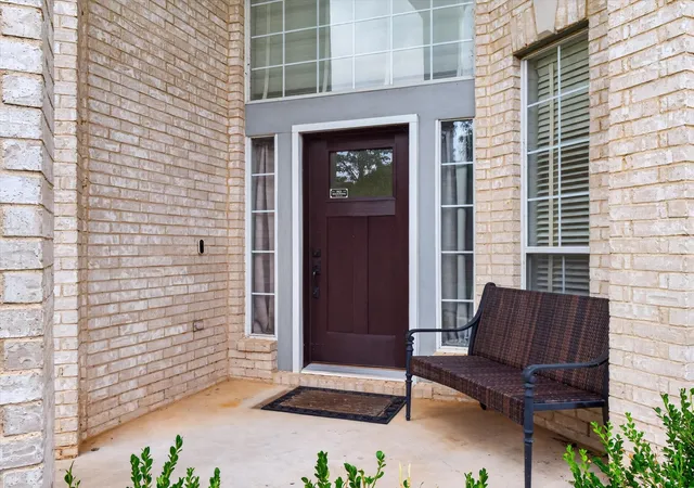 Photo 4 of Single family home for sale at 1712 Tealwood Ln, Corinth, TX 76210 | MLS# 21280288 | Listing updated on 2026-09-21