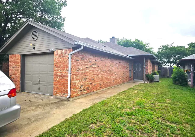 Photo 2 of Single family home for sale at 1007 Mitchell Ln, Burleson, TX 76028 | MLS# 21301709 | Listing updated on 2026-08-28