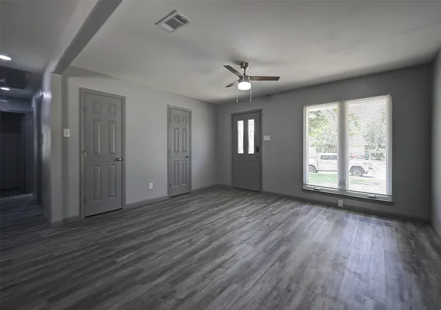 Photo 3 of Sale Pending at 4913 Tahoe Dr, Fort Worth, TX 76119 | MLS# 21296244 | Listing updated on 2026-07-24
