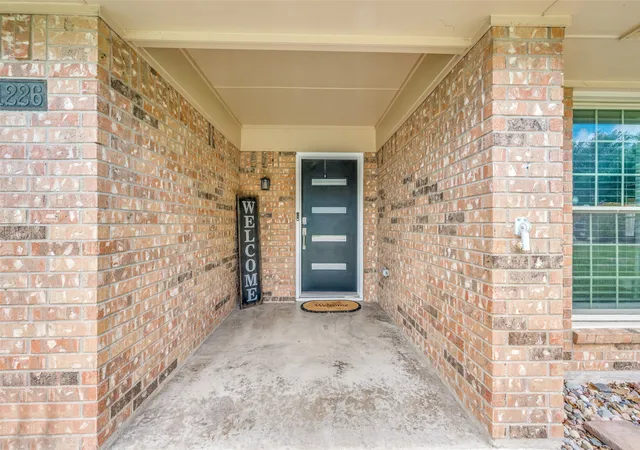 Photo 2 of Single family home for sale at 1226 Deer Ridge Dr, Duncanville, TX 75137 | MLS# 21302039 | Listing updated on 2026-08-17