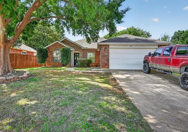 Homes for sale in Corinth, TX | 3208 Cliff Oaks Dr, Corinth, TX 76210 | MLS# 21273400