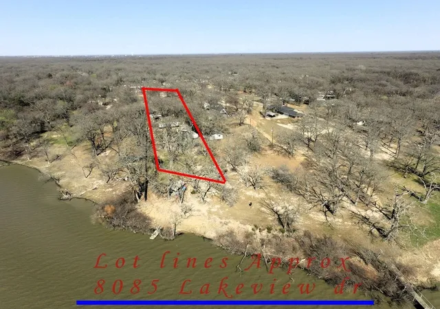 Photo 3 of Single family home for sale at 8085 Lakeview Dr, Quinlan, TX 75474 | MLS# 21302079 | Listing updated on 2026-09-16