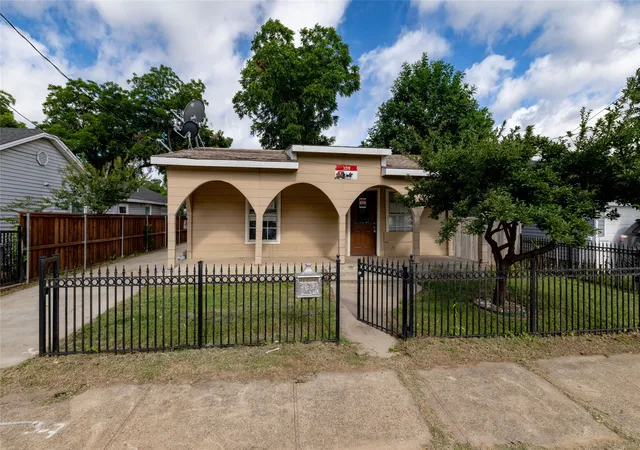 Photo 1 of Single family home for sale at 3219 N Winnetka Ave, Dallas, TX 75212 | MLS# 21299376 | Listing updated on 2026-08-18