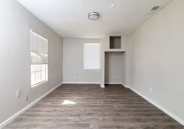 Photo 4 of Single family home for sale at 3219 N Winnetka Ave, Dallas, TX 75212 | MLS# 21299376 | Listing updated on 2026-08-18