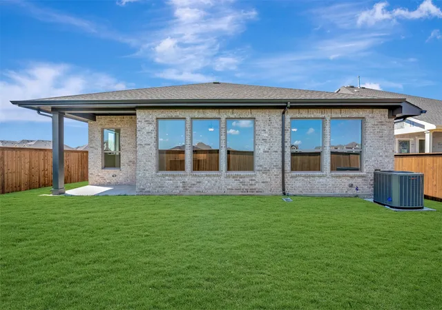 Photo 2 of Single family home for sale at 3243 Wind Knot Wy, Royse City, TX 75189 | MLS# 21302242 | Listing updated on 2026-09-24