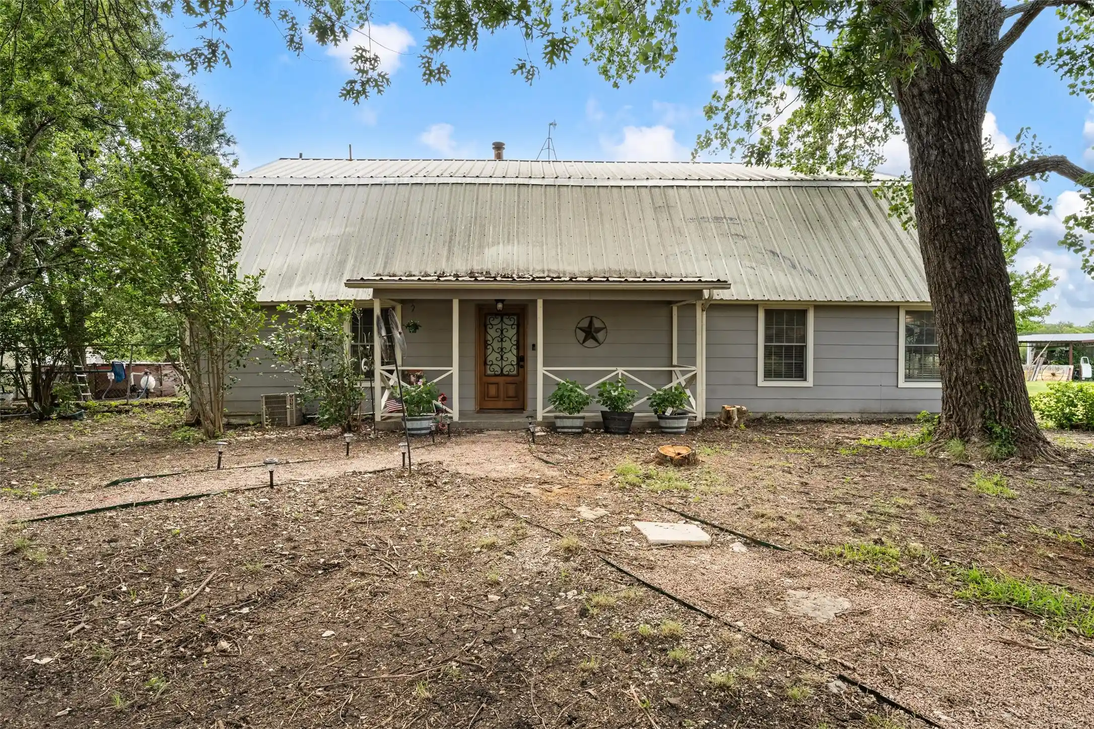 Photo 1 of Single family home for sale at 2059 Southwinds Dr, Lorena, TX 76655 | MLS# 21302286 | Listing updated on 2026-10-16
