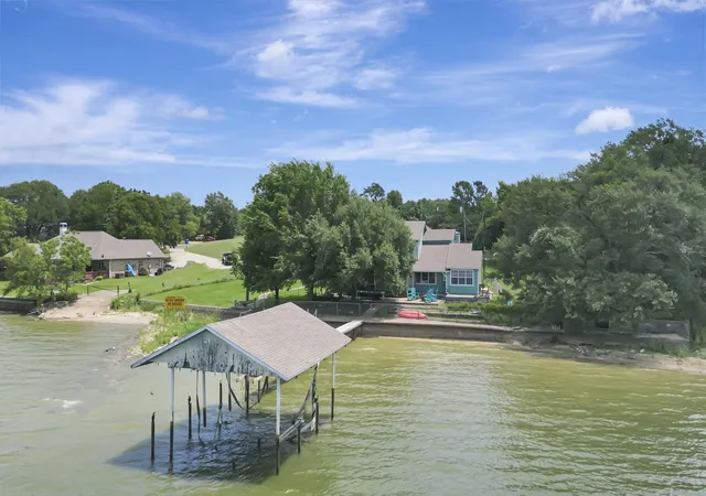 Photo 4 of Sale Pending at 203 Port Dr, Gun Barrel City, TX 75156 | MLS# 21302081 | Listing updated on 2026-08-26