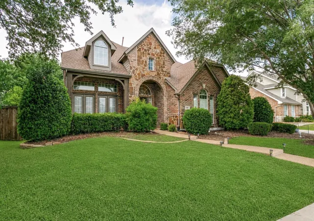 Homes for sale in Carrollton, TX | 4261 Hunt Dr, Carrollton, TX 75010 | MLS# 21302166