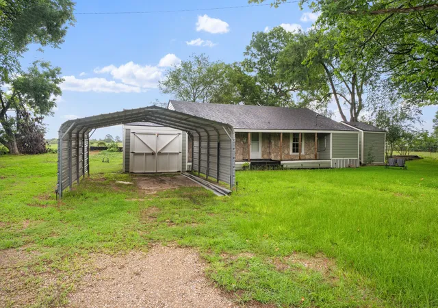 Photo 3 of Single family home for sale at 3211 Fm 779, Mineola, TX 75773 | MLS# 21290288 | Listing updated on 2026-09-25