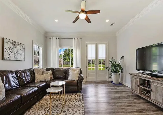 Photo 4 of Single family home for sale at 7432 Lake Meadow Dr, Denham Springs, LA 70706 | MLS# 21302388 | Listing updated on 2026-08-22