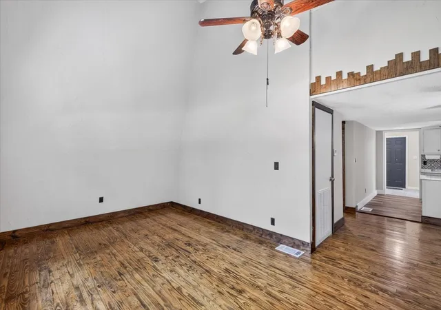 Photo 3 of Single family home for sale at 7540 Buggy Hub Trl, Athens, TX 75751 | MLS# 21302448 | Listing updated on 2026-08-25