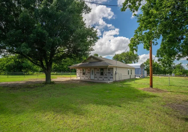 Photo 3 of Single family home for sale at 503 E Sanger St, Celeste, TX 75423 | MLS# 21302406 | Listing updated on 2026-10-08