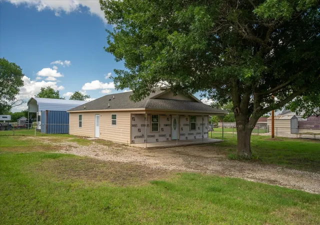 Photo 3 of Single family home for sale at 503 E Sanger St, Celeste, TX 75423 | MLS# 21302406 | Listing updated on 2026-10-08