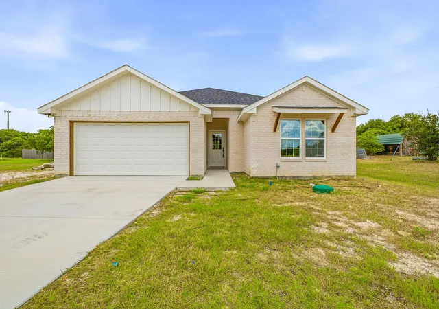Photo 2 of Single family home for sale at 317 Ridgeway, Weatherford, TX 76086 | MLS# 21302148 | Listing updated on 2026-08-22