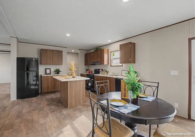 Photo 2 of Manufactured home for sale at 189 Shady Springs Dr, Bridgeport, TX 76426 | MLS# 21301962 | Listing updated on 2026-09-19
