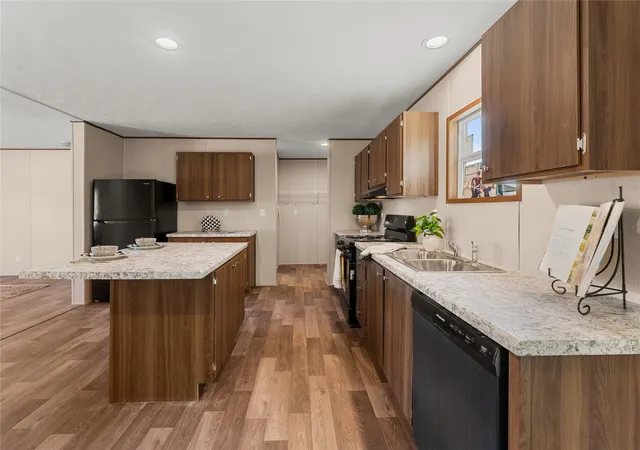 Photo 3 of Manufactured home for sale at 189 Shady Springs Dr, Bridgeport, TX 76426 | MLS# 21301962 | Listing updated on 2026-09-19
