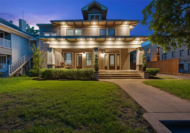 1st image of 1230 Kings Hwy, Dallas, TX 75208 | MLS# 21260393