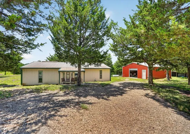 Photo 3 of Single family home for sale at 8088 Telegraph Rd, Quinlan, TX 75474 | MLS# 21300891 | Listing updated on 2026-07-17