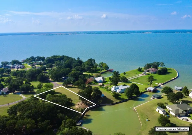 Homes for sale in Streetman, TX | 5001 Arrowhead Pt, Streetman, TX 75859 | MLS# 21298338