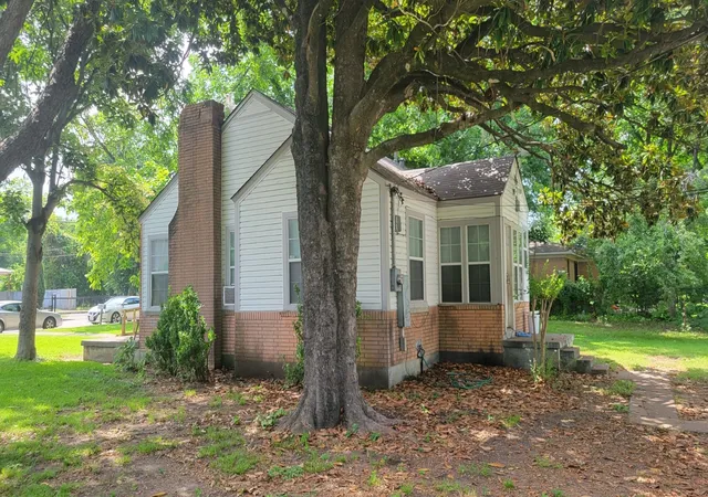 Photo 3 of Sale Pending at 4503 Vandervort Dr, Dallas, TX 75216 | MLS# 21302181 | Listing updated on 2026-07-28