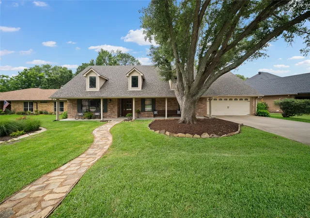 Homes for sale in Bullard, TX | 155 Fairway Dr, Bullard, TX 75757 | MLS# 21302669