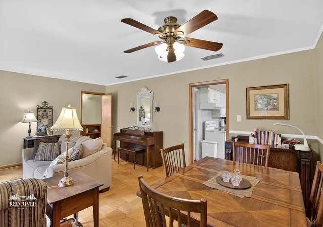 Photo 4 of Single family home for sale at 2010 Lovers Ln, Shreveport, LA 71105 | MLS# 21302489 | Listing updated on 2026-08-26
