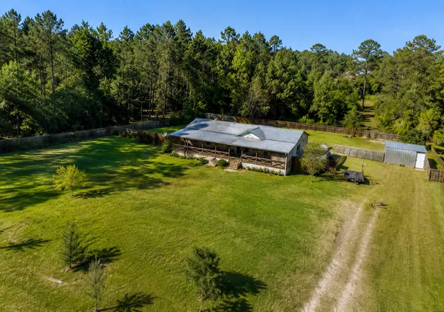 Homes for sale in Tatum, TX | 15643 County Road 2177 E, Tatum, TX 75691 | MLS# 21296304