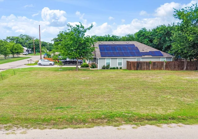 Homes for sale in Mineral Wells, TX | 1000 Se 3Rd St, Mineral Wells, TX 76067 | MLS# 21302772