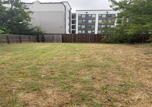 Photo 2 of Land for sale at 2902 Chicago St, Dallas, TX 75212 | MLS# 21299876 | Listing updated on 2026-10-07